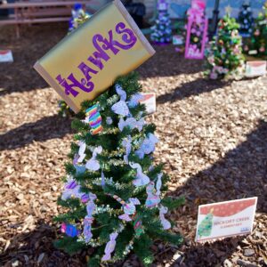 Hickory Creek Elementary holiday tree